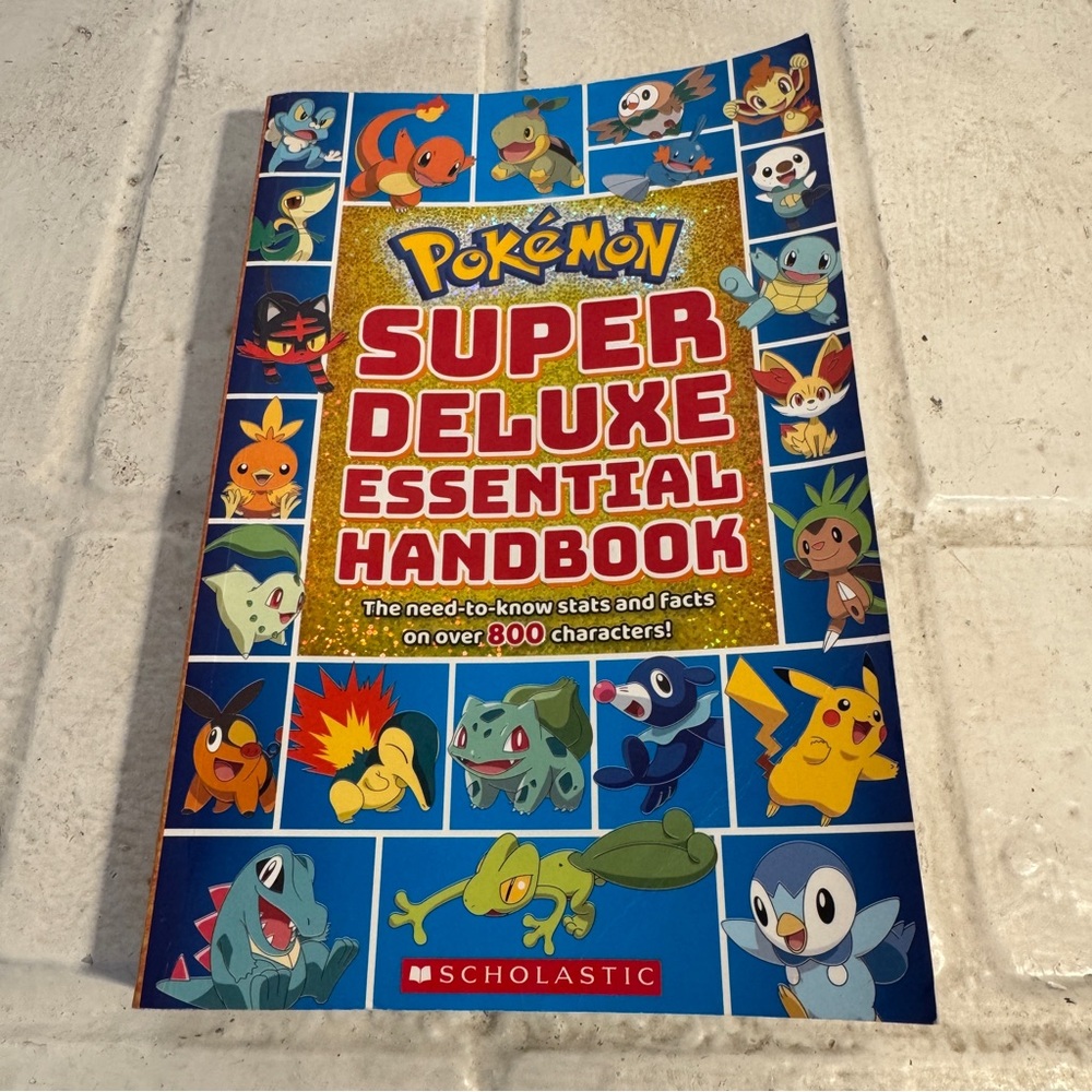 Pokémon Super Deluxe Essential Handbook: The Need-to-know Stats and Facts
